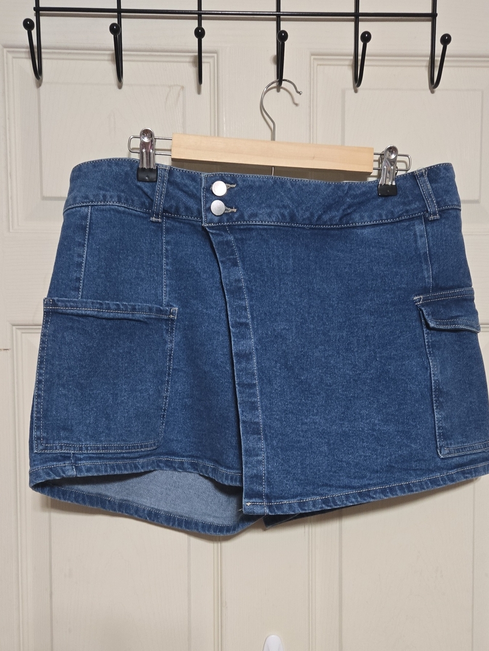 No Boundaries Medium Blue Denim Cargo Skort
